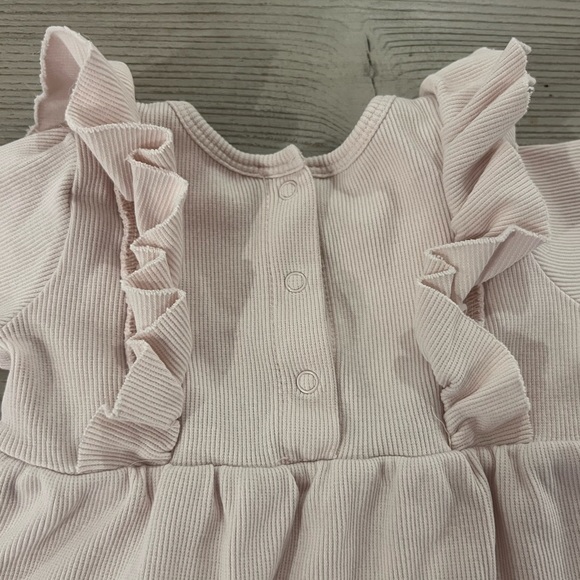 EUC ruffle rib stretch cotton romper from Nordstrom - Picture 4 of 6